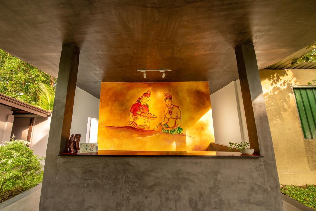Atha Resort Sigiriya Exterior foto The interior of the temple